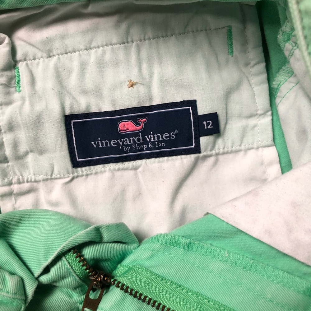 Vineyards Vines green cotton blend shorts - Picture 3 of 3
